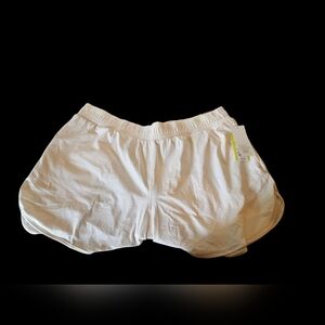NWT All In Motion Cream Color Shorts With Pockets Size‎ XXL